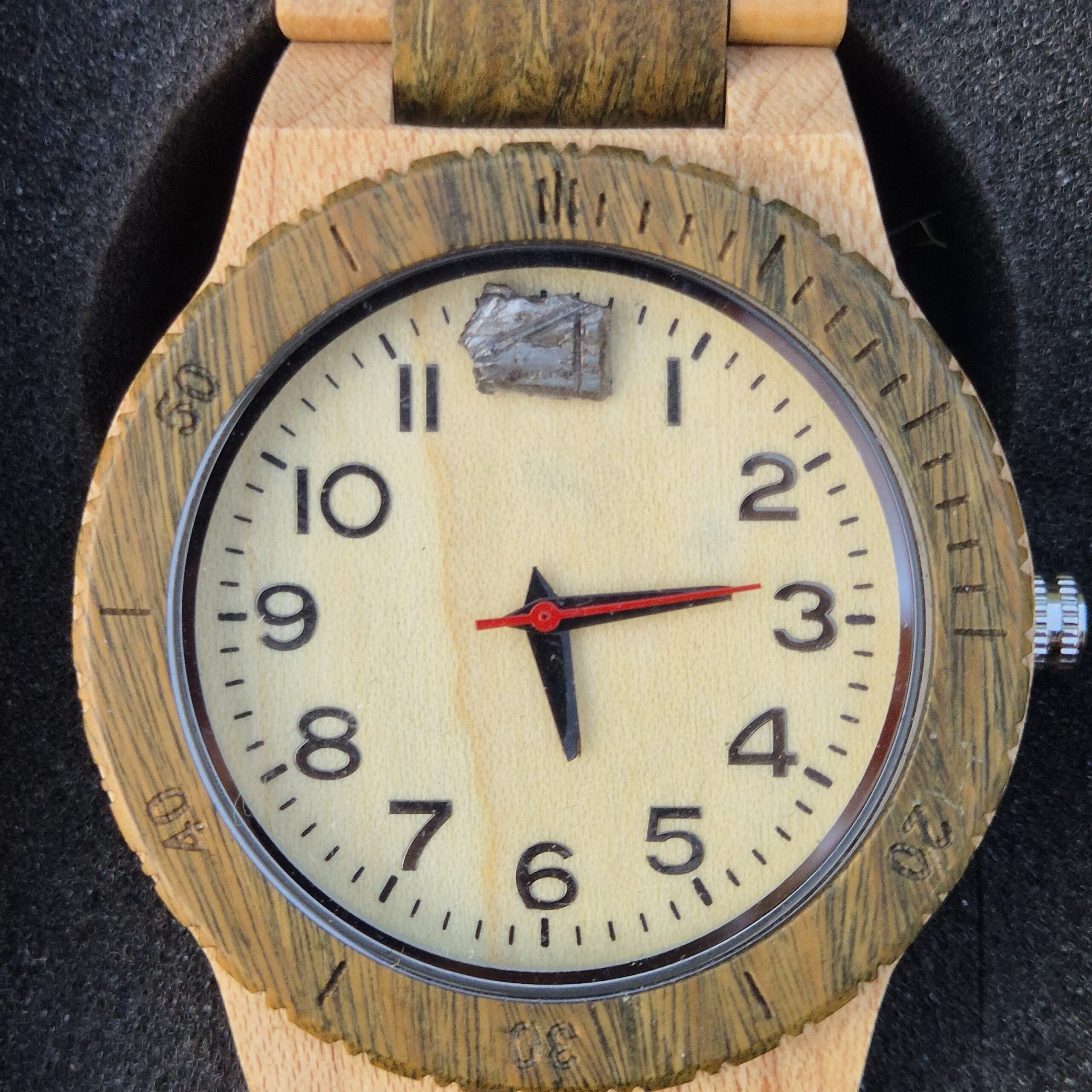 montre météorite Aletai CHINE (2)