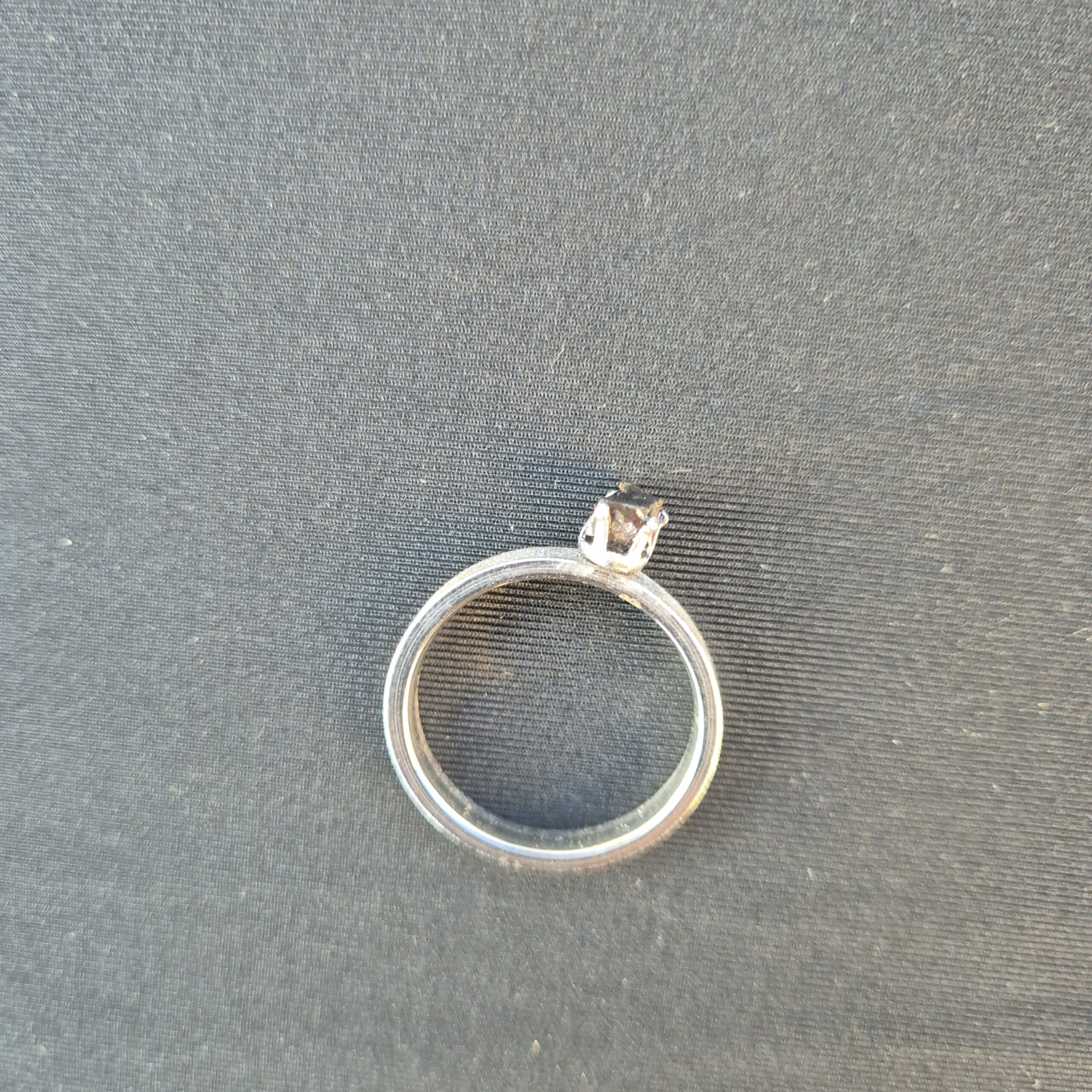 Bague moderne argentée avec NWA 13290