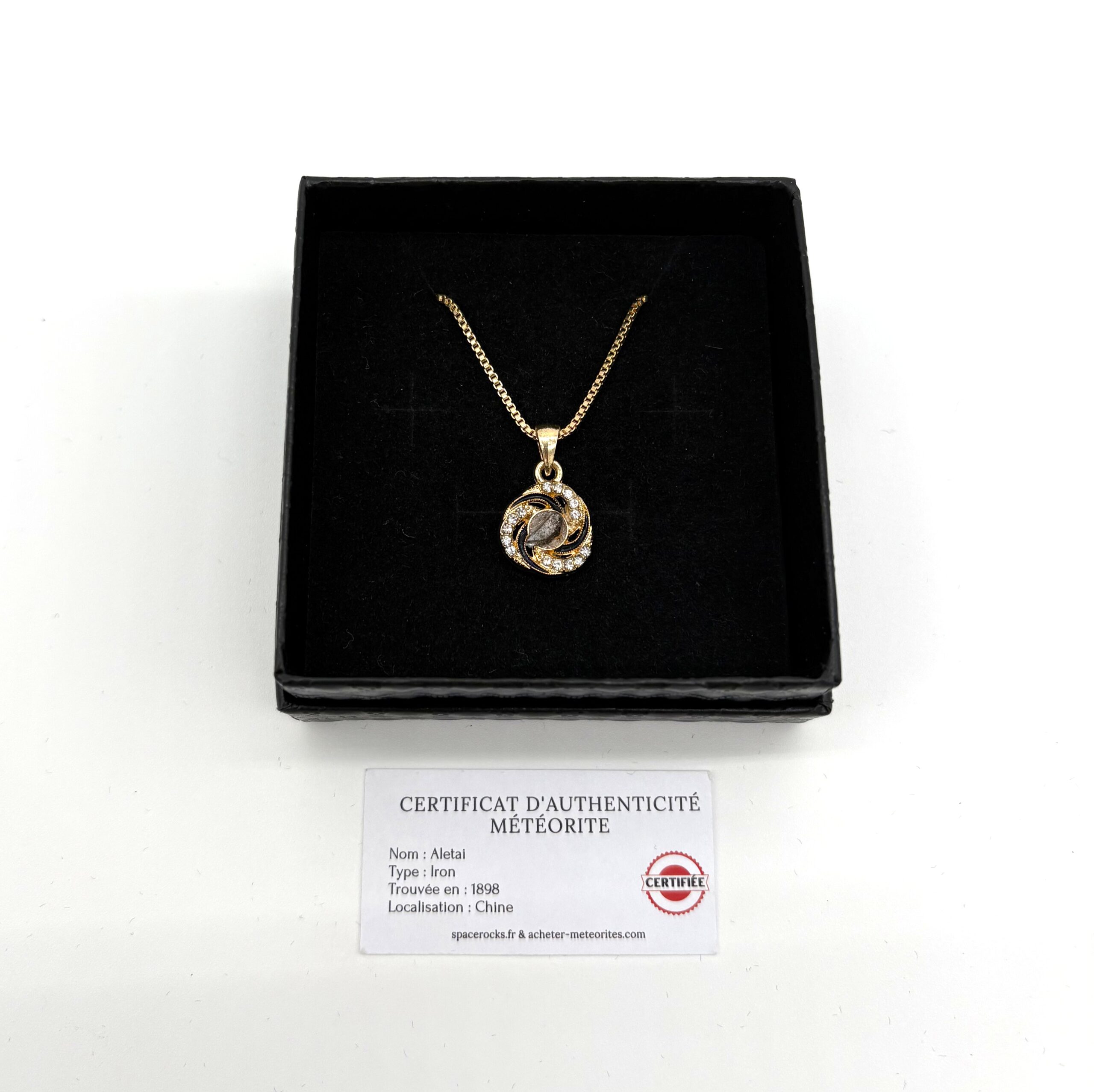 necklace jewel
