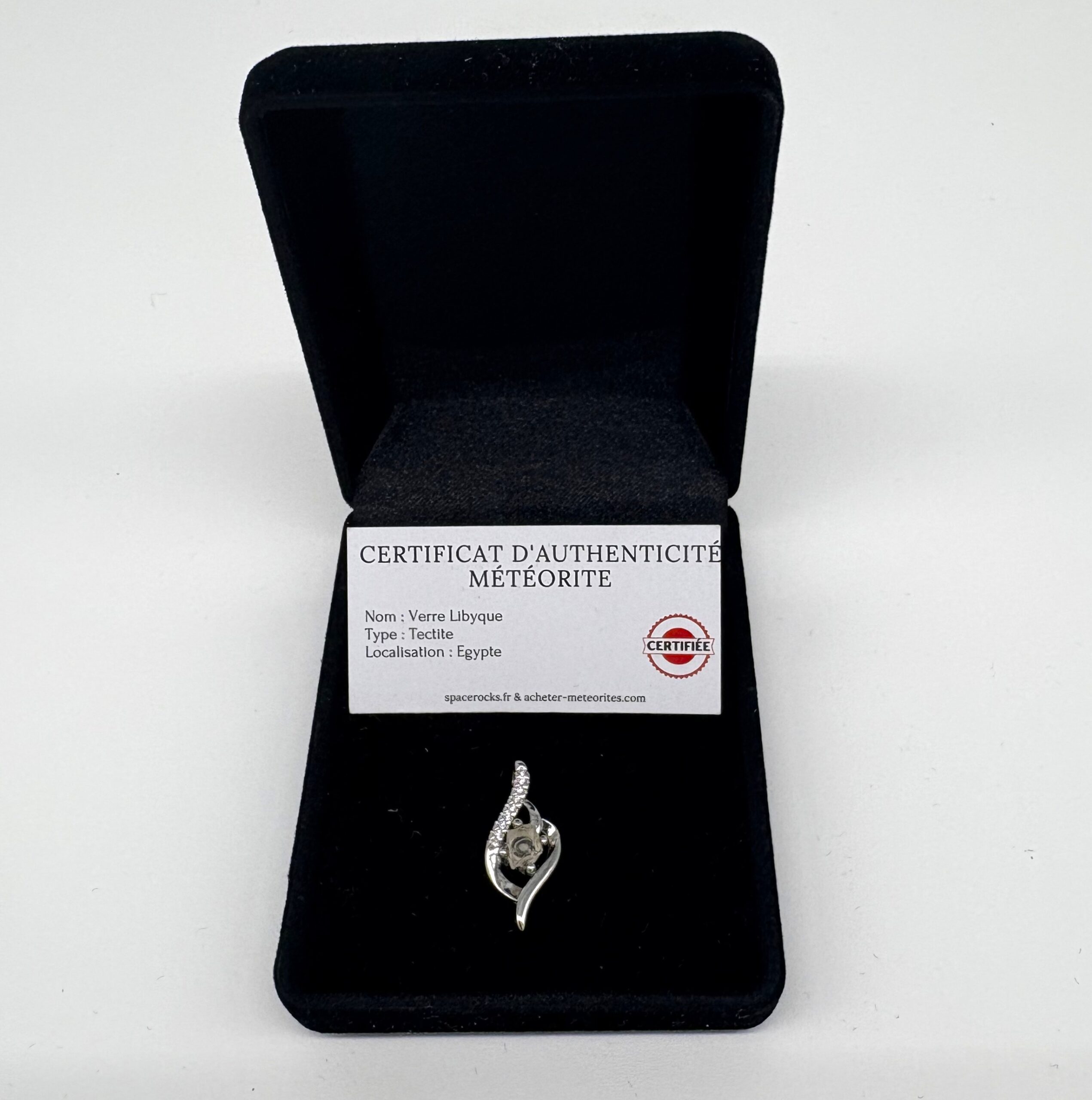 elegant pendant silver plated libyan glass impactite
