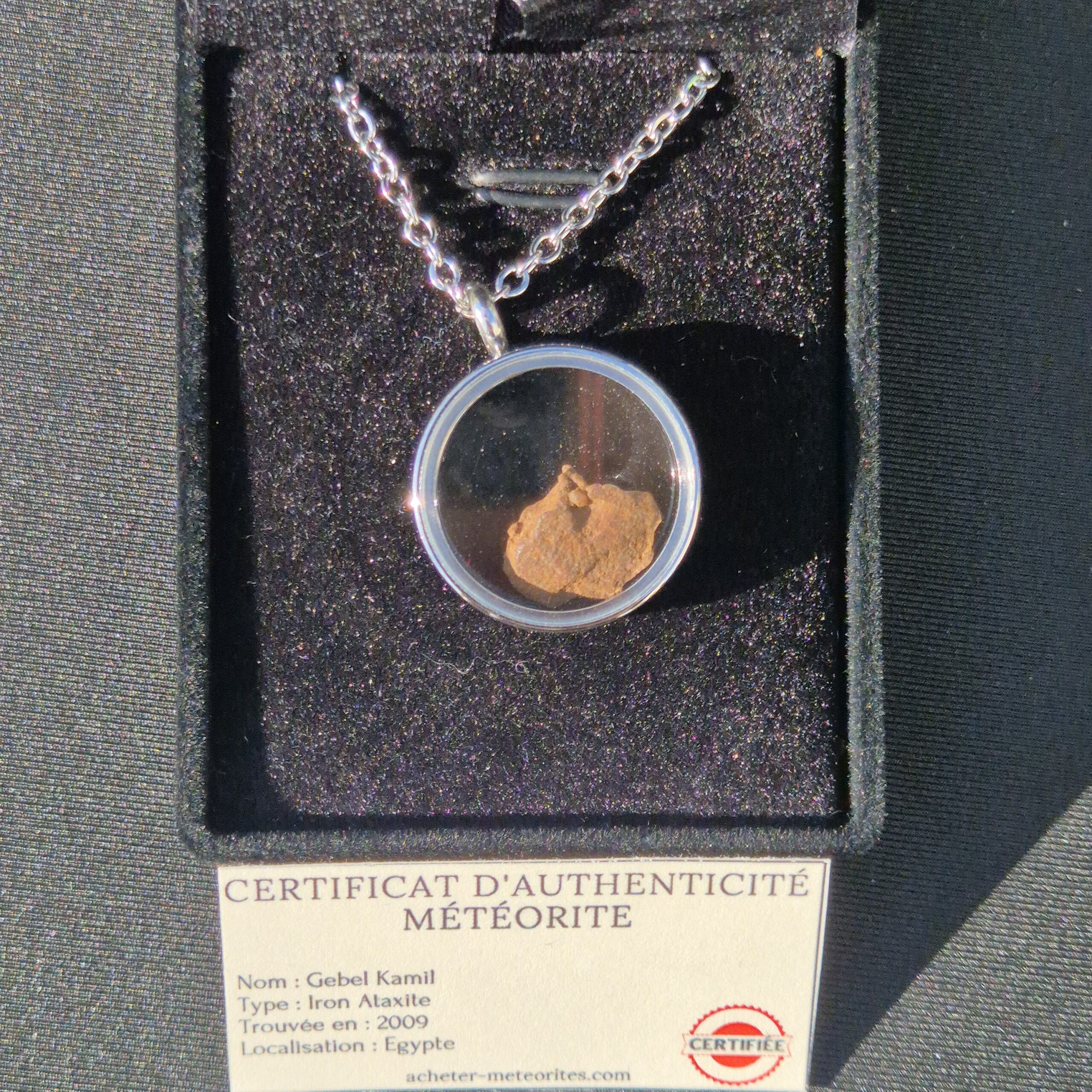 Natural stone pendant with rough Gebel Kamil