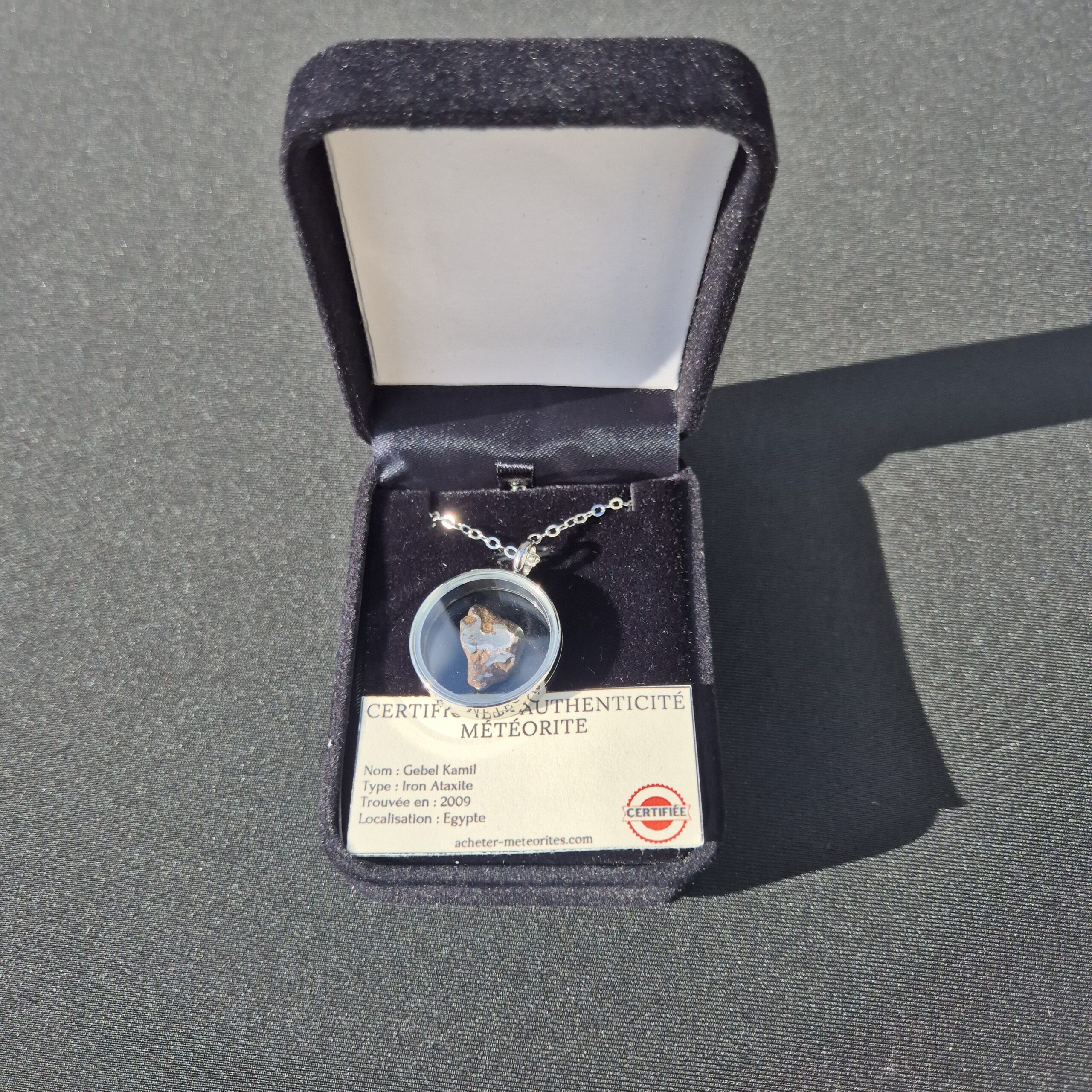 transparent medallion necklace meteorite egypt (1)