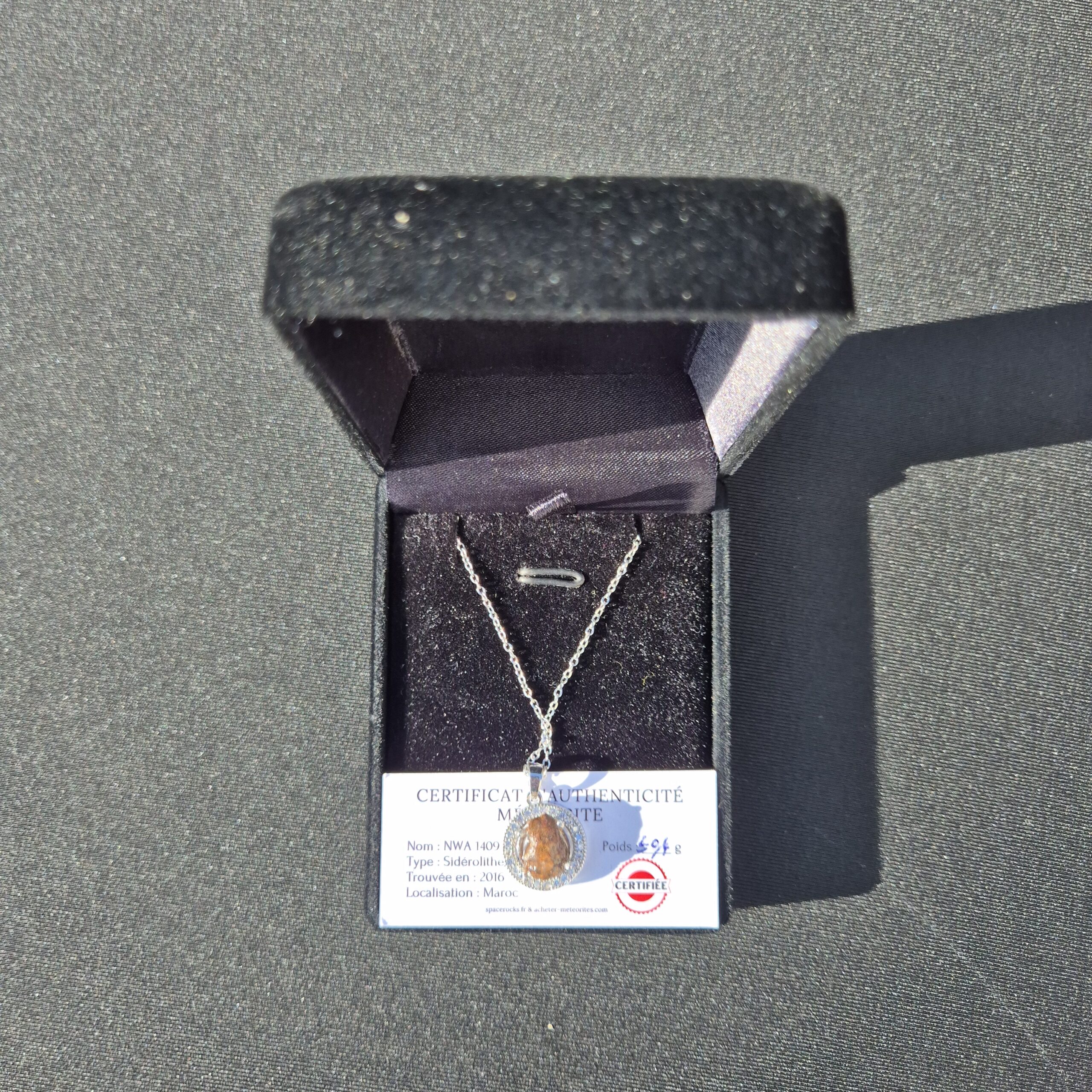 necklace rare stone zircons mesosiderite meteorite nwa 14093 (3)