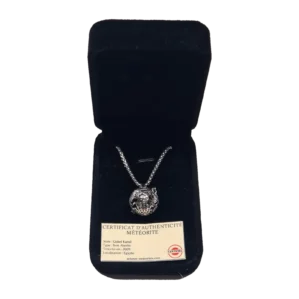 Collier boule ajourée argentée – météorite Gebel Kamil