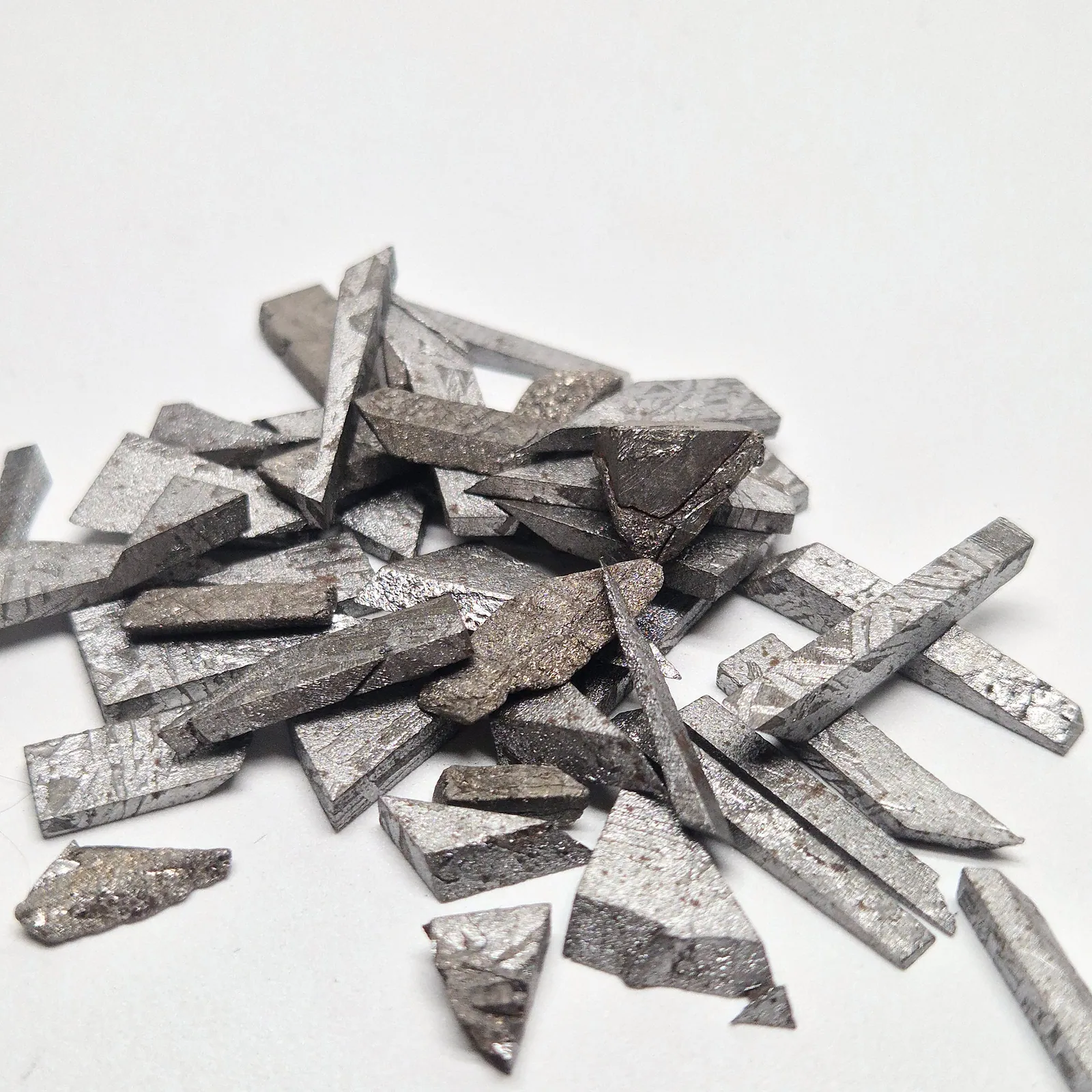 Fragment de météorite Aletai en écrin – figures de Widmanstätten – vue 10