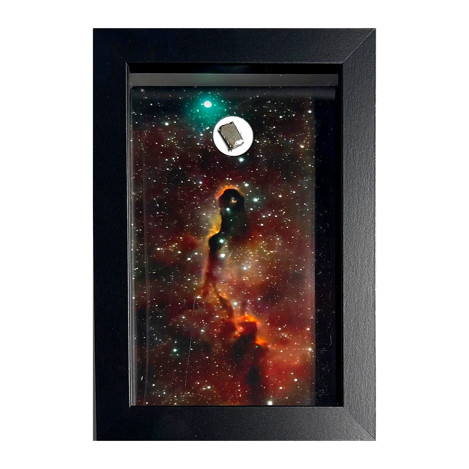 Tableau nébuleuse rouge avec météorite Muonionalusta – cadre profondeur