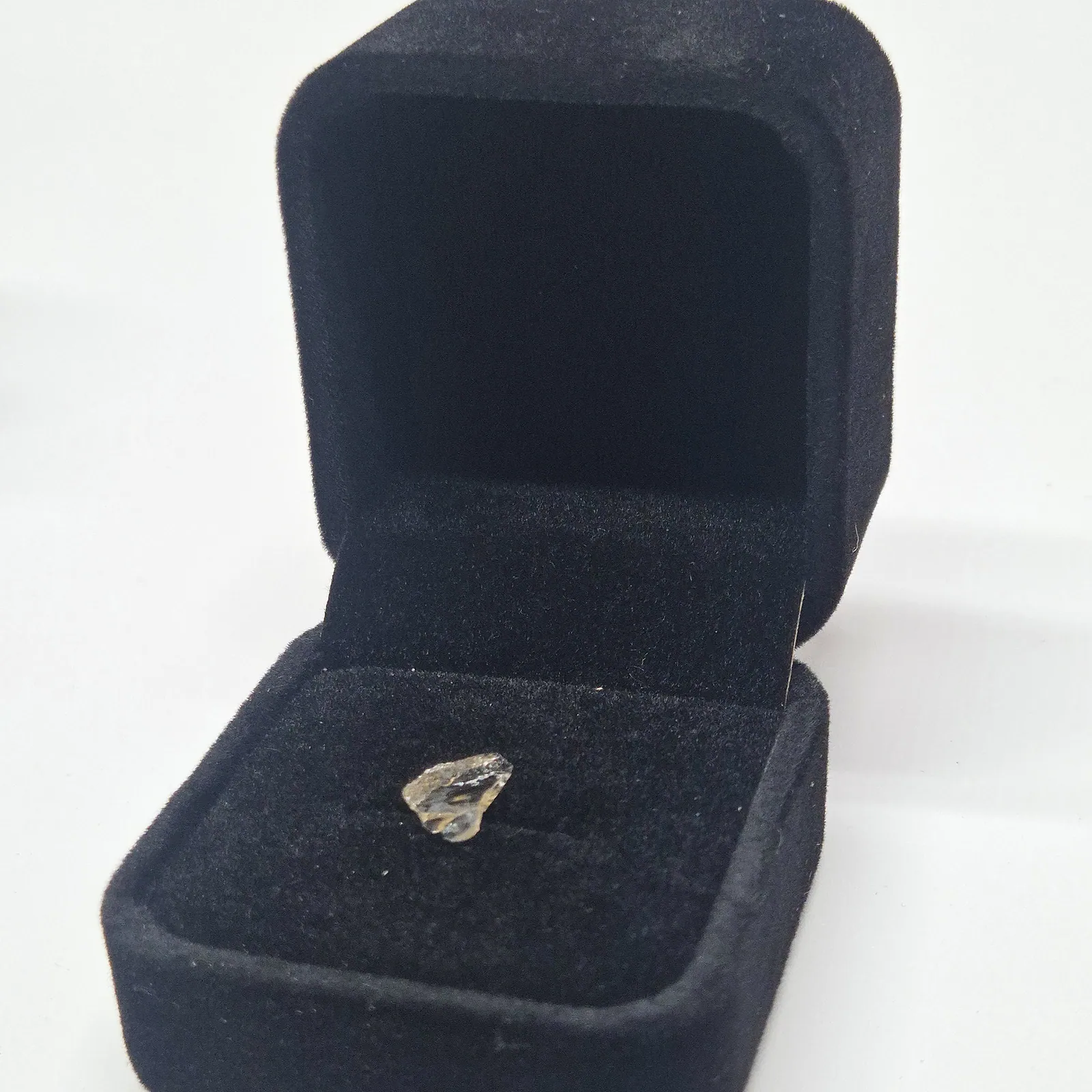 Mini verre libyque en écrin avec certificat – vue 2